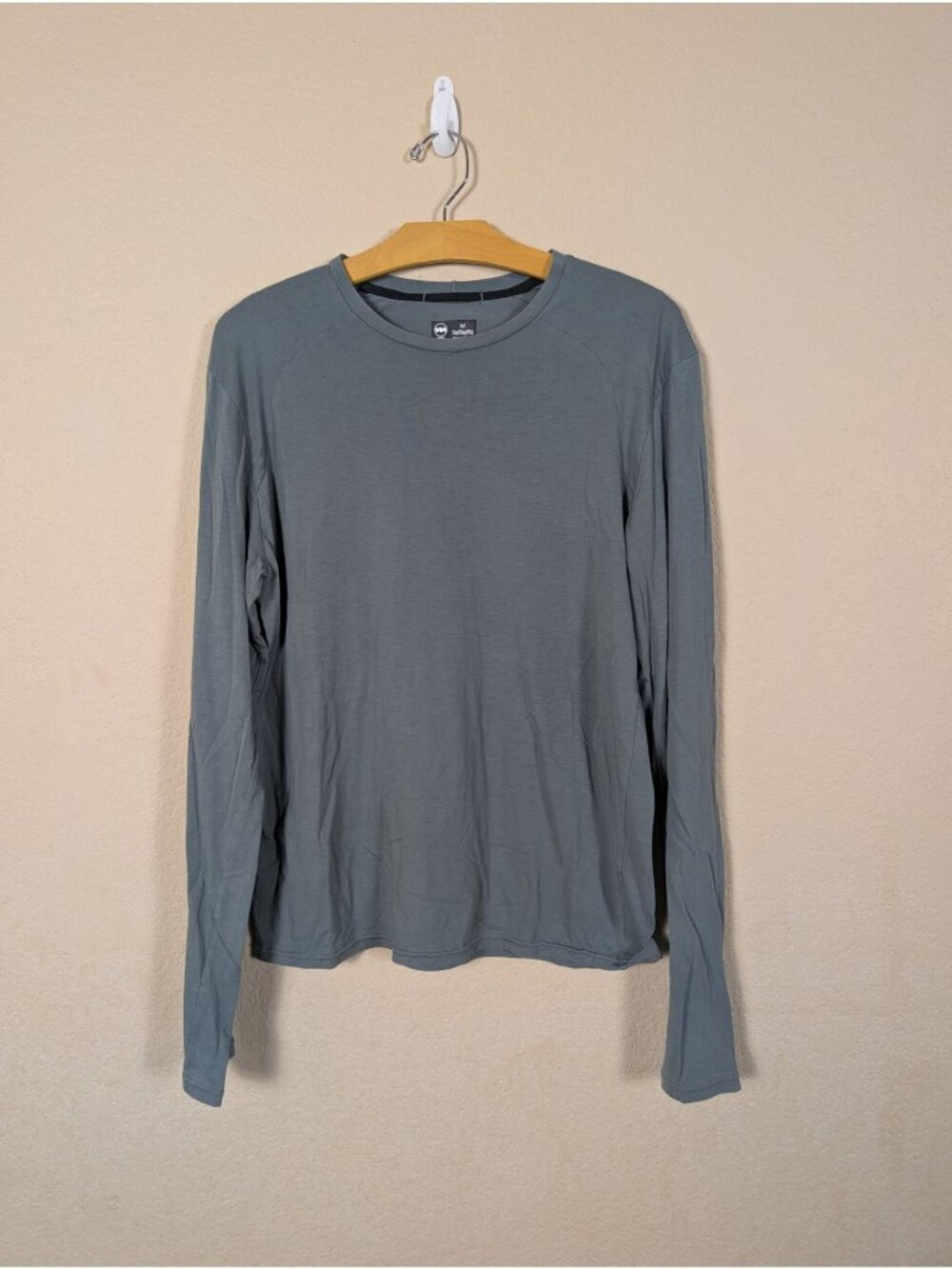 Janji Run Mens M Runterra Long Sleeve Running Top performance Sage Green